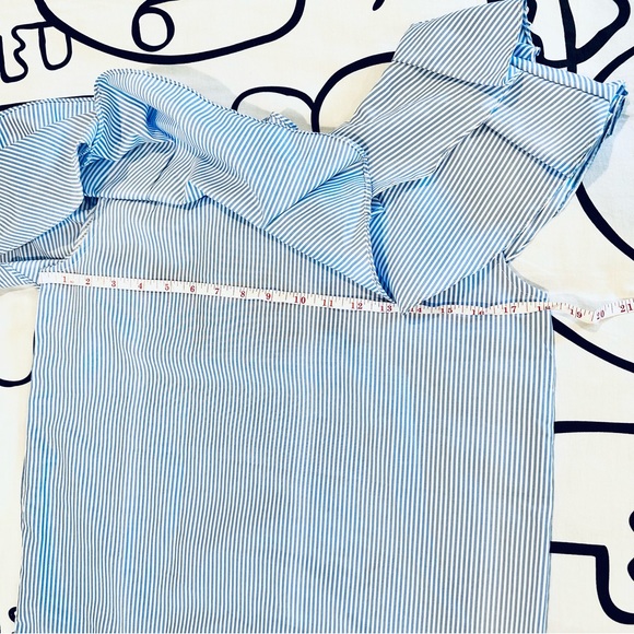 Elfin Off Shoulder Top - Picture 8 of 11